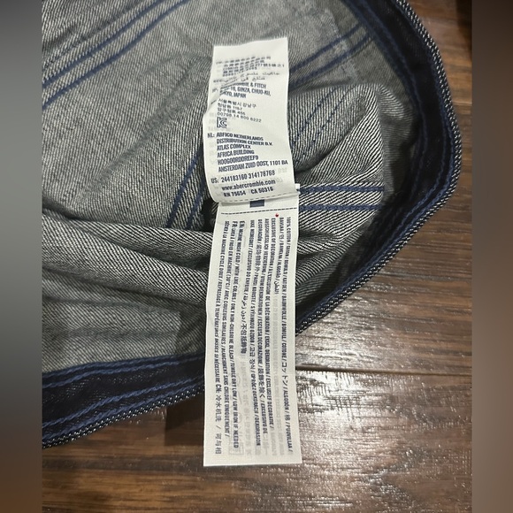 💥LAST DAY💥abercrombie kids Girl's Dark Wash Jean Jacket With Red Plaid Details … - Picture 8 of 10